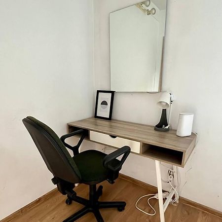 Comfy, Nice And Small Room In كراكوفيا المظهر الخارجي الصورة