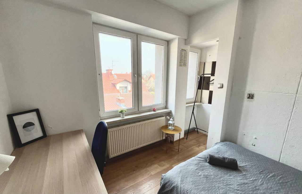 Comfy, Nice And Small Room In كراكوفيا المظهر الخارجي الصورة